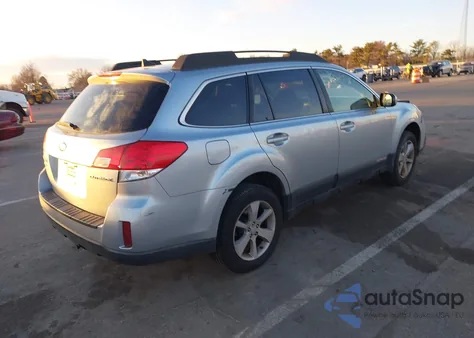 2014 Subaru Outback 2.5I Premium z USA, uszkodzony, nr VIN 4S4BRCCC7E3292737